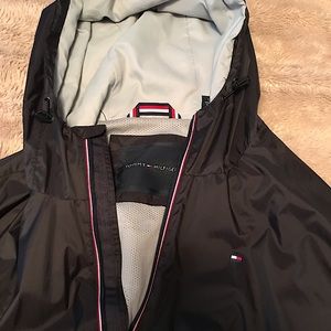 Like-New Tommy Hilfiger Light-weight Rain Jacket Size L